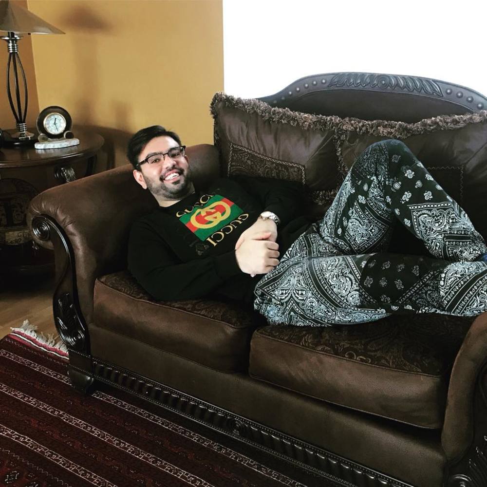 Meet your Posher, Najeb